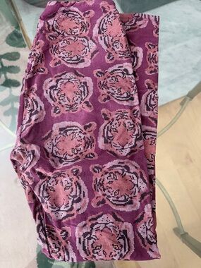 LuLaRoe Purple & Pink Tiger Print Leggings